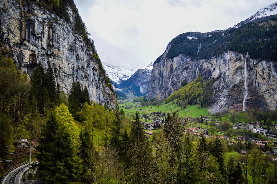  14-jährige in der Schweiz dürfen bis wann draußen bleiben?